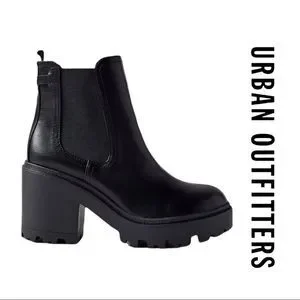 Chelsea Boots Chucka x Urban Outfitters Urban Outfitters Urban Outfitters Chelsea Boots | Grailed main image 4